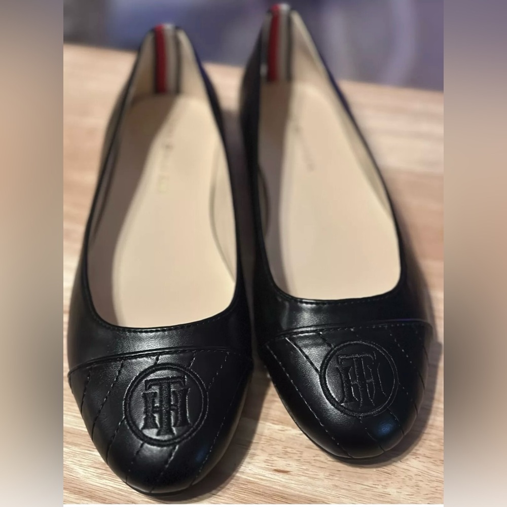 Tommy Hilfiger Black Gahvi Flats Casual Dressy Work Shoe (Wmns 7.5 M) - NWOB